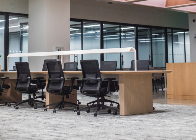 - Großraumbüro mit der passenden technischen Ausstattung gestalten