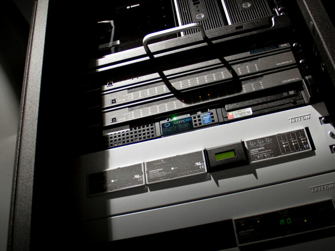 - Signal management with ComPeri